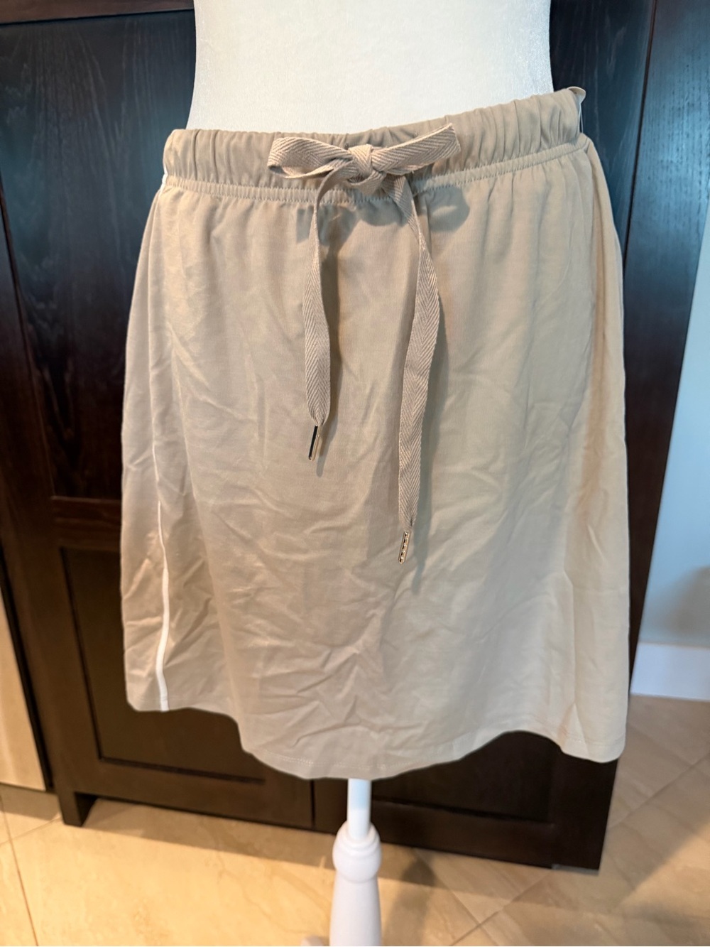 Sampeel Beige Drawstring Athletic Skort with Pockets Size M like New